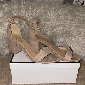 Nude Block Heels by CL by Laundry Size 8.5W